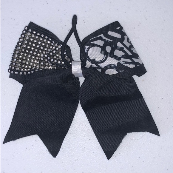 🎀 Bow - “Worlds” - Black/White - Picture 2 of 4